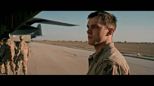 2003年,美軍攻入薩達姆總統府的真實場景,行為太無恥了!戰爭片 2003年,美軍攻入薩達姆總統府的真實場景,行為太無恥了!戰爭片