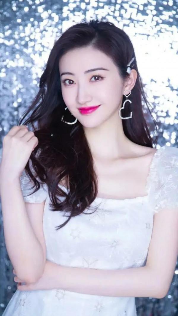 著名演員景甜，真的很甜，美麗大方