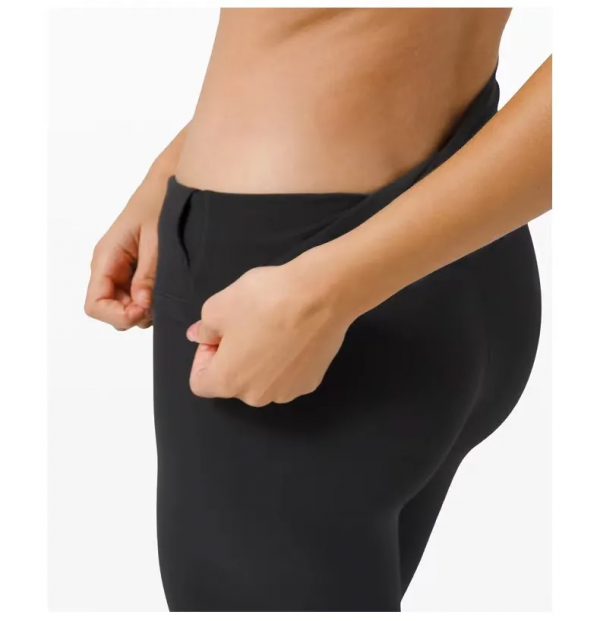 一條瑜伽褲能整出多大的事? 一條瑜伽褲能整出多大的事?