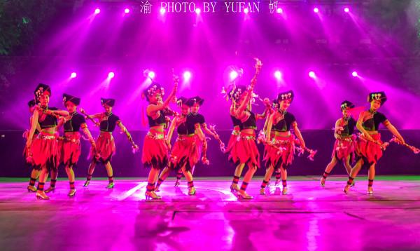 中國最大洞穴劇場，欣賞大型的詩畫盛典，洞中一小時，往事越千年