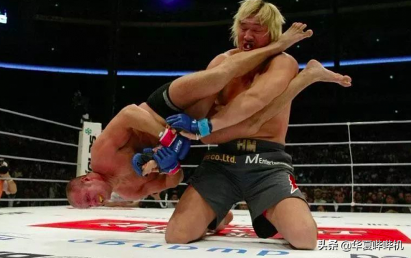 拳王崔洪萬的涼涼之路就這樣建成了 拳王崔洪萬的涼涼之路就這樣建成了