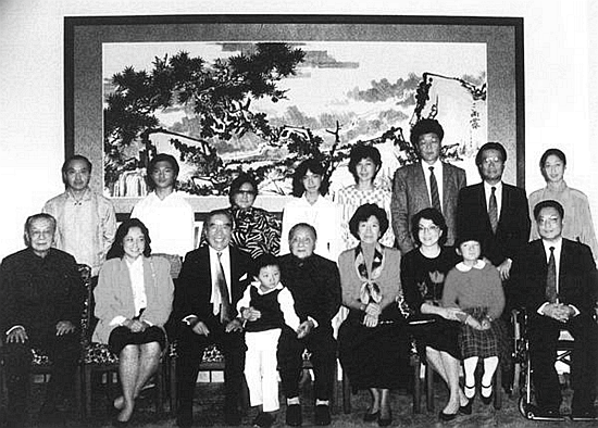 80年鄧小平力排眾議，同意用商人名字命名飯店：共產黨人要講人情