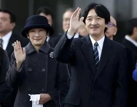 日本皇室現存成員僅十七名，民眾普遍擔心能否存續