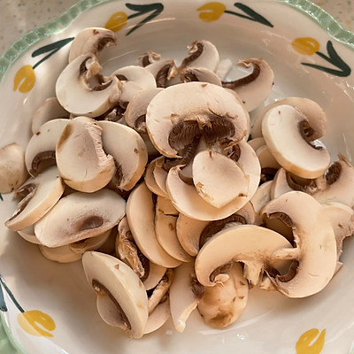 十分鐘快手菜黑椒口蘑牛肉粒，比外賣強