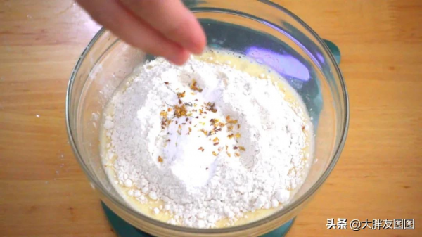 不要烤箱，不用揉麵，自制桂花芝麻熱鬆餅，香味絕了