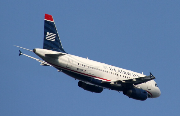 12月25日，美申請官員參加冬奧；美赴華航班突然返航；印度又墜機