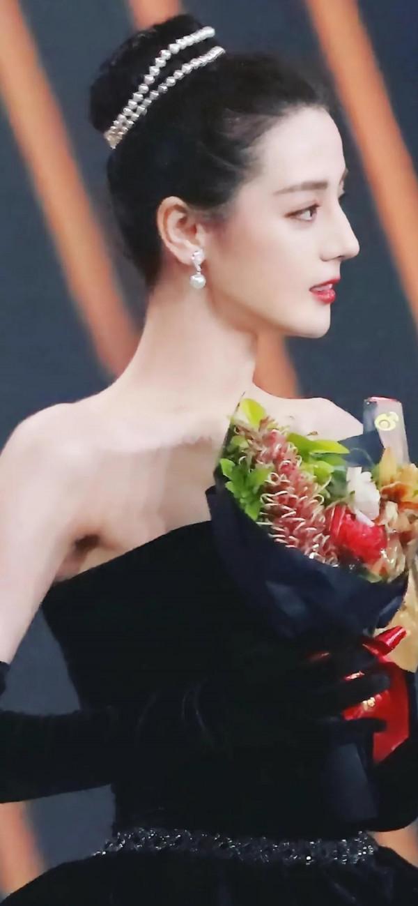 迪麗熱巴 | 你失敗的原因只有一個，就是與我為敵