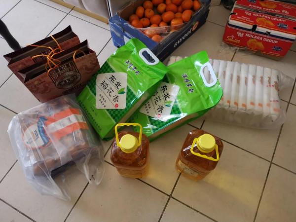 相伴中秋時 異國傳真愛 相伴中秋時 異國傳真愛