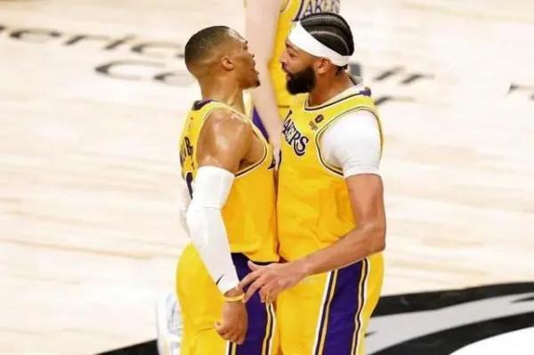 休賽期恐將被球隊拋棄的十大球星，利拉德自作自受，拉文走為上策