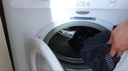 怎麼去除衣服上的油漆汙漬，衣服上沾了油漆怎麼洗掉