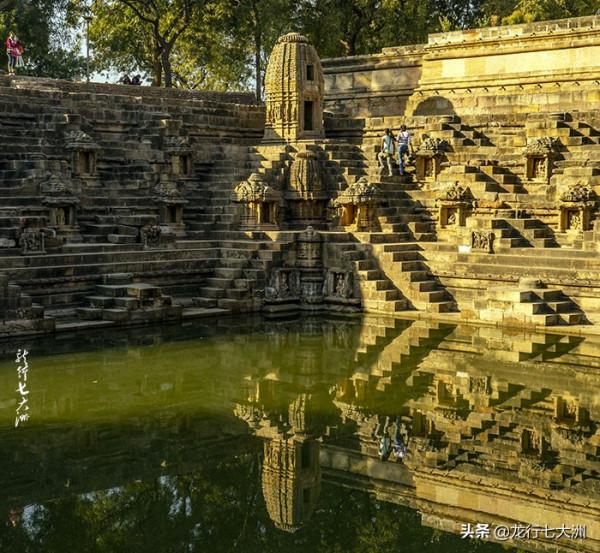 歷經千年風雨的莫德赫拉太陽神廟，精美絕倫，令人歎為觀止