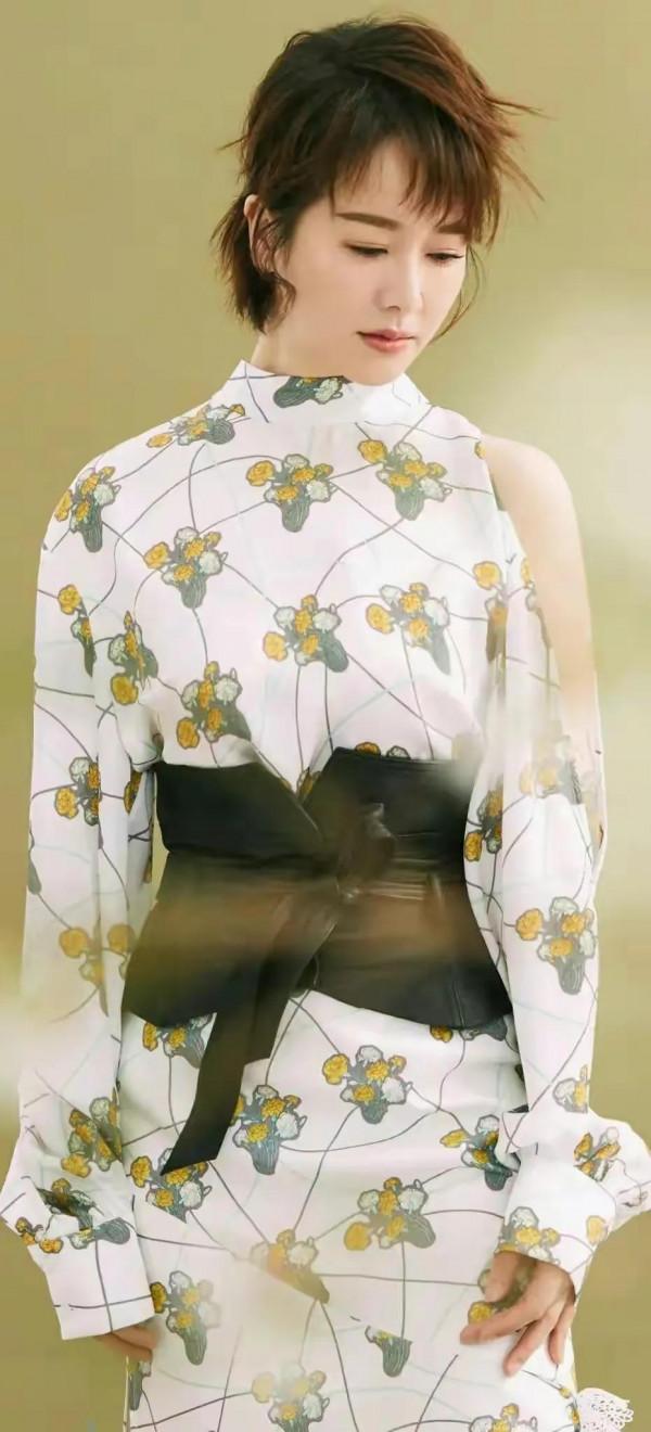 “藝術體操女神”左小青:氣質優雅唯美靈動(後幾張是年輕美照) “藝術體操女神”左小青:氣質優雅唯美靈動(後幾張是年輕美照)