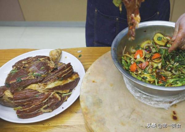 20年秘製&OpenCurlyDoubleQuote;醬牛肉&rdquo;配方，&OpenCurlyDoubleQuote;3泡3醬&rdquo;入味足，醬香濃，咋切都不散