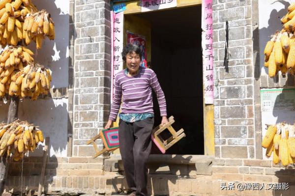 深溝裡藏著“大地主”後代，祖上曾有30畝地，蒸年饃玉米麵摻柿子