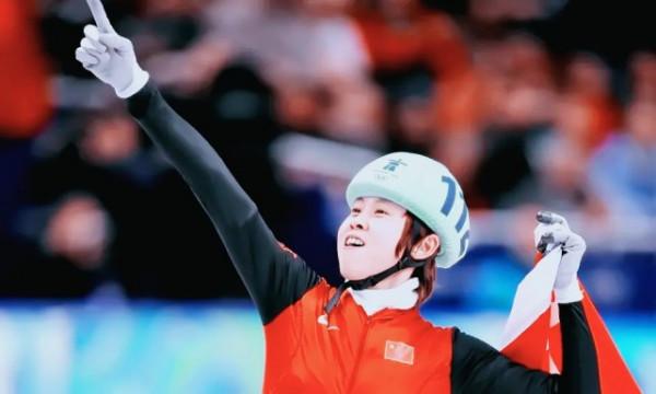 短道速滑永遠的神王濛：12次打破世界紀錄，巔峰期被開除出國家隊