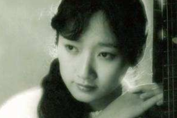 成方圓:一婚嫁恩師後閃離,二婚嫁大12歲王剛,61歲孑然一身怪誰呢 成方圓:一婚嫁恩師後閃離,二婚嫁大12歲王剛,61歲孑然一身怪誰呢