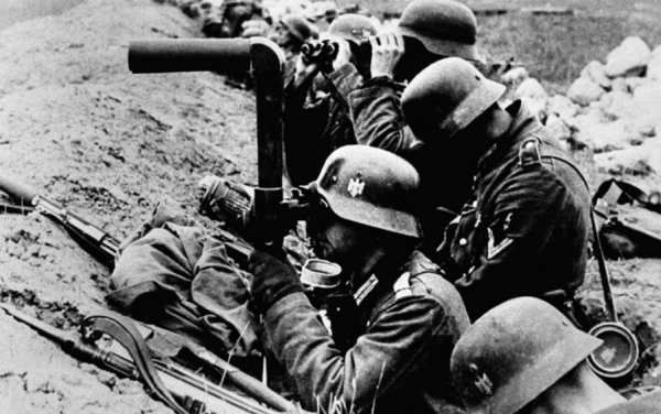 克里木戰役：蘇軍兩大集團軍圍攻登陸，德軍將領違令撤退被處決