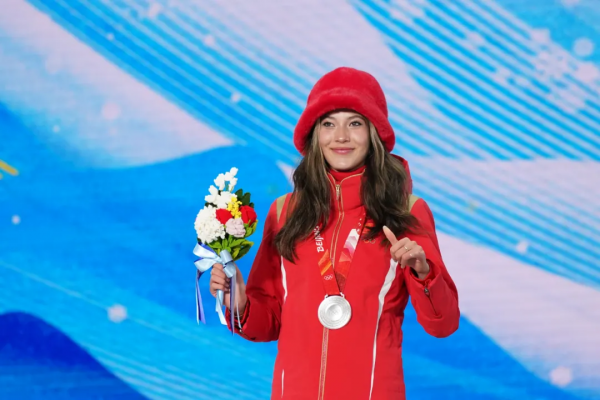 今夜，元宵圓月見證三面五星紅旗升起