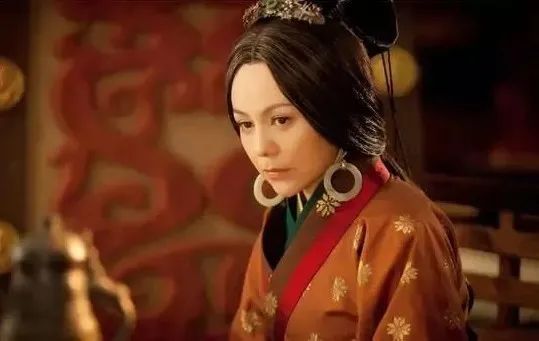 這8位演員劇中家暴男、惡毒女人 戲裡全是狠角色 戲外卻溫柔上天