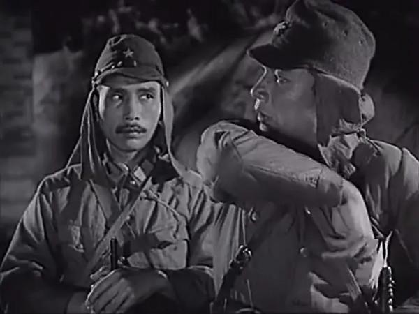 獨立營化裝成鬼子“憲兵隊”偷襲炮樓，一照面就引起敵人哨兵懷疑