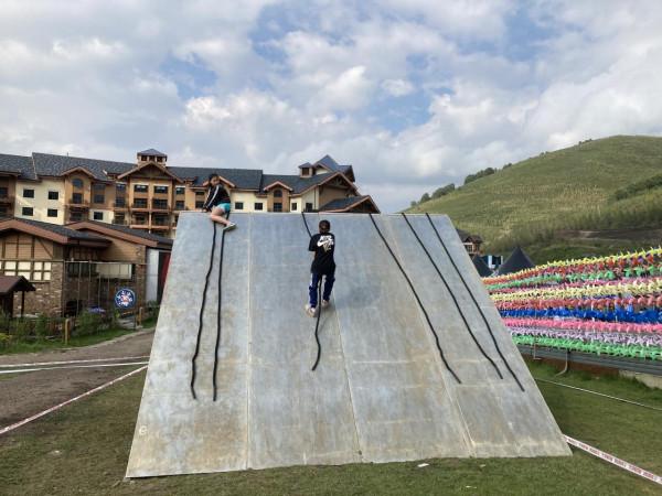 超難！斯巴達超獸賽：跑山51公里，解鎖障礙70個