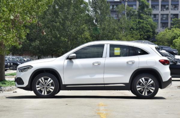 豪華入門級硬碰硬：寶馬X1和賓士GLA誰更有吸引力？