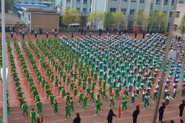 神童楊心龍：9歲被封“演講帝”，道出心中所想，為何飽受質疑？