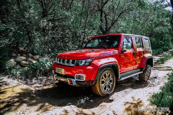 北京BJ40丨有三把鎖/可拆頂棚/2.3T動力 還只要15.98萬起? 北京BJ40丨有三把鎖/可拆頂棚/2.3T動力 還只要15.98萬起?