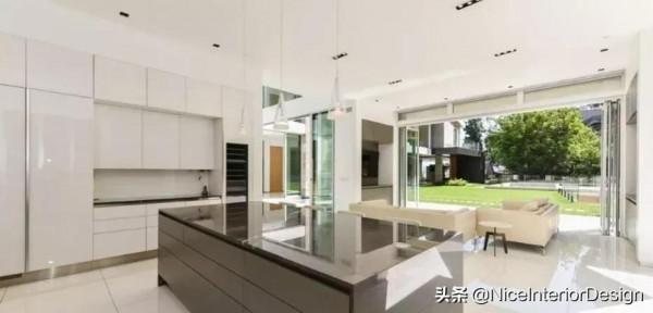 許家印甩賣美國豪宅鉅虧500萬美元還債：豪宅長什麼樣？