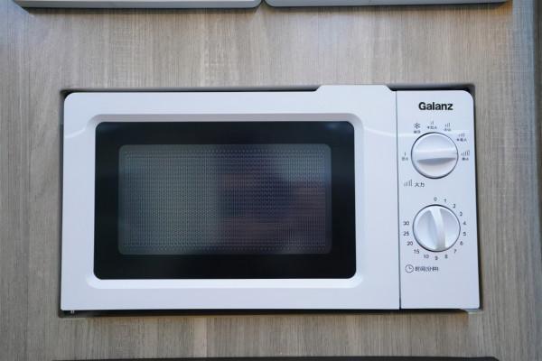 支援個性化定製，室內空間高，價效比高，愛旅途V90C型房車