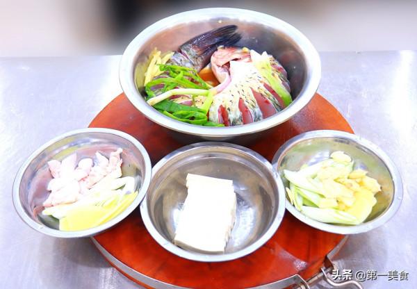 豆腐和它一起燉太鮮了,豆腐嫩滑入味,湯汁清淡,喝一次就忘不掉 豆腐和它一起燉太鮮了,豆腐嫩滑入味,湯汁清淡,喝一次就忘不掉