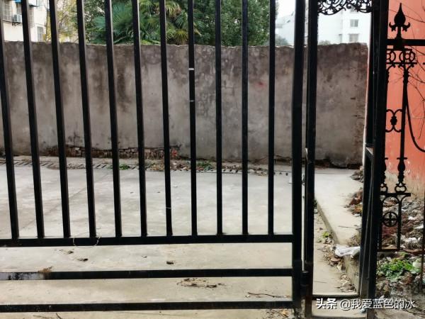 這裡原本不是門，走的人多了，也便成了門