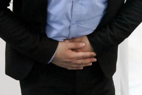 肚子經常咕咕叫，還總是放屁，這是咋回事？看完或對您有幫助