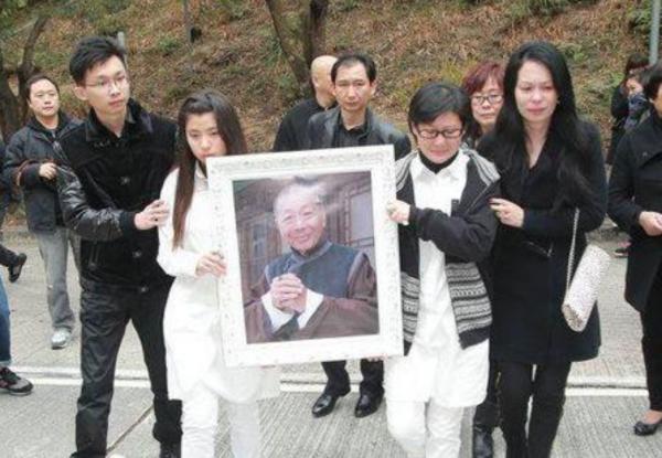 2014年,午馬去世,成龍洪金寶為其抬棺,女殭屍苦戀他15年而不得 2014年,午馬去世,成龍洪金寶為其抬棺,女殭屍苦戀他15年而不得