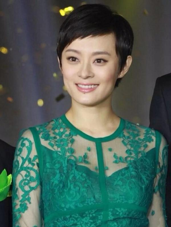 孫儷美照一冊，欣賞