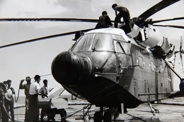 1980年，中國第一枚洲際導彈成功發射，2架美軍機上前搶奪資料艙