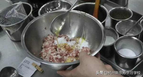 九道酒樓口碑菜品，時令應季，特別實用