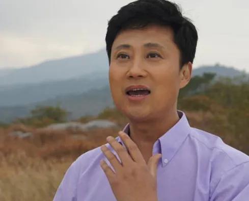 耿為華:離婚那天和女兒抱頭痛哭,52歲依舊單身 耿為華:離婚那天和女兒抱頭痛哭,52歲依舊單身