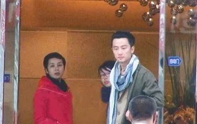 “圈中大姐大”和小鮮肉的瓜