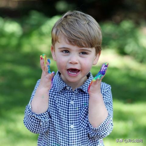 英國王室路易斯王子從出生到現在最可愛的37張照片