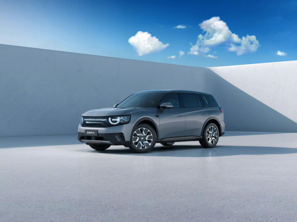 小牛創始人李一男造車/馬化騰：騰訊隨時可以被替換