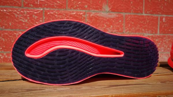 亞瑟士Metaride簡評:跑者長距離緩震首選 亞瑟士Metaride簡評:跑者長距離緩震首選