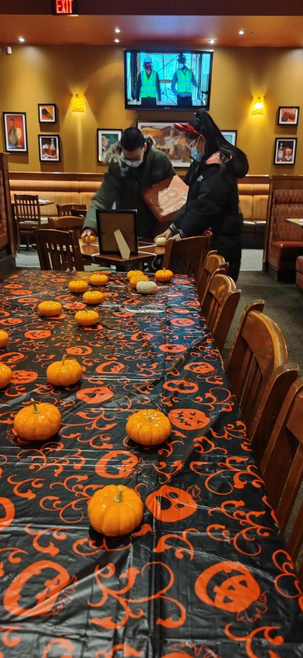 來加拿大第一個萬聖節，孩子期待了半個月，收穫滿滿