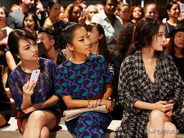 有了很多錢和特權,還想要很多愛?這些明星賣慘的樣子,真醜 有了很多錢和特權,還想要很多愛?這些明星賣慘的樣子,真醜