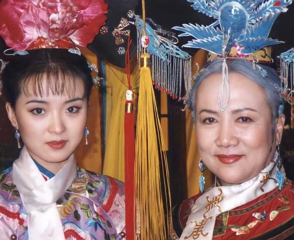 王豔不當闊太，復出演“王楚然”的媽！看23年前劇照還真長得像