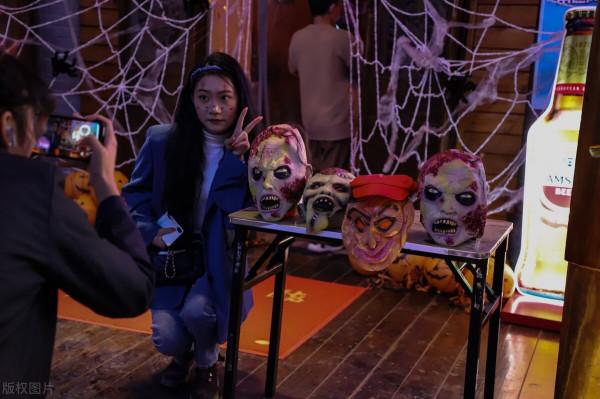 詭扯女星長臉想整容卻被醫院勸退 若演女鬼才吸粉呢 的確要容貌自信 詭扯女星長臉想整容卻被醫院勸退 若演女鬼才吸粉呢 的確要容貌自信