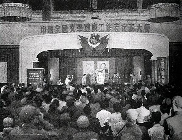 臧克家改《沁園春·雪》中一字，毛主席看後連連稱讚：就按你的改