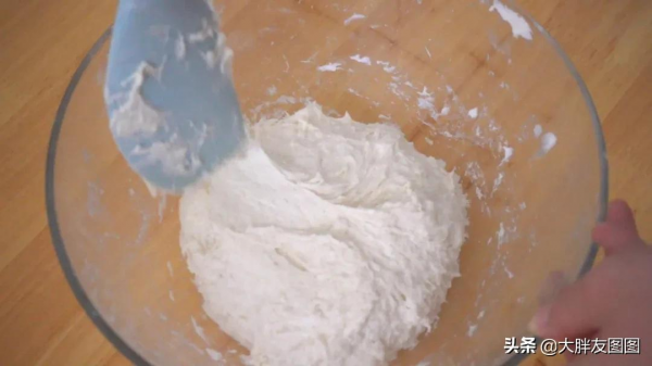 4種材料,不發酵,不用烤箱,自制起酥煎餅,香噴噴的麵食 4種材料,不發酵,不用烤箱,自制起酥煎餅,香噴噴的麵食