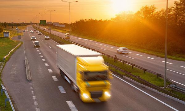 油價漲、運費低、交警罰,卡友們還能堅持多久? 油價漲、運費低、交警罰,卡友們還能堅持多久?