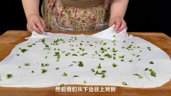 早餐店的手抓餅為什麼好吃？40年老阿姨教你做，詳解秘訣技巧